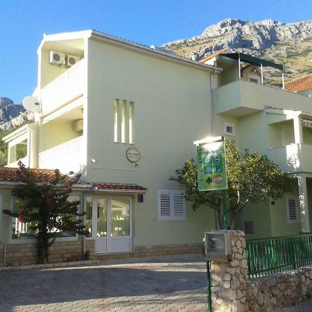 Apartmani Atila Damir Оміш Екстер'єр фото