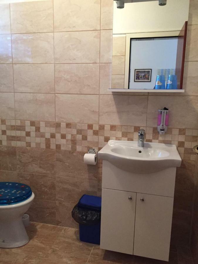 Apartmani Atila Damir Оміш Екстер'єр фото